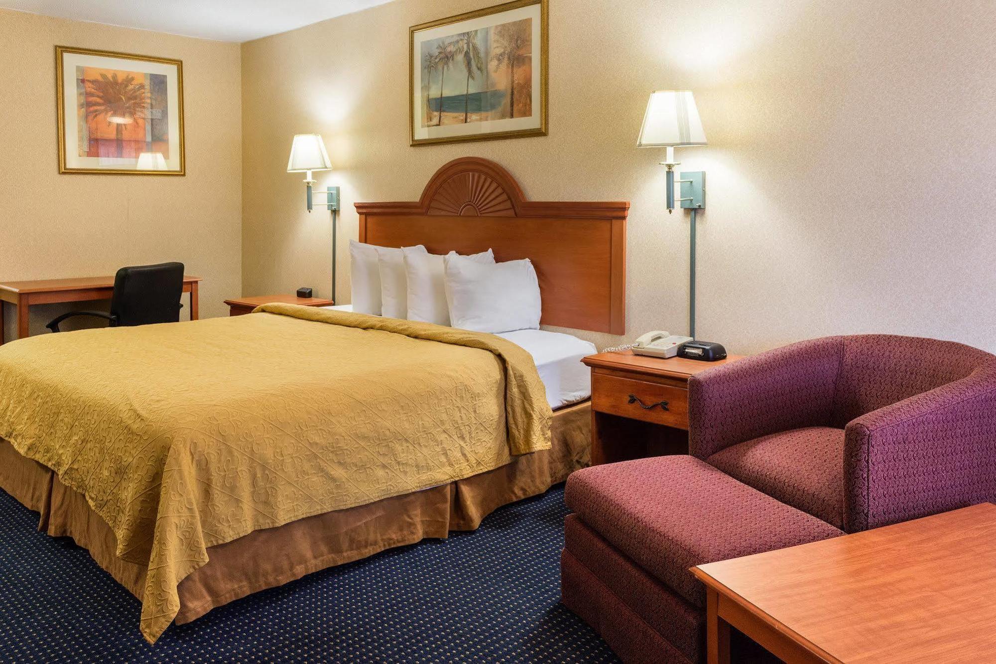 Quality Inn Little Creek Вирджиния-Бич Экстерьер фото